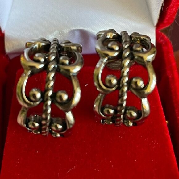 Filigree hoop clip on earrings - Picture 5 of 5